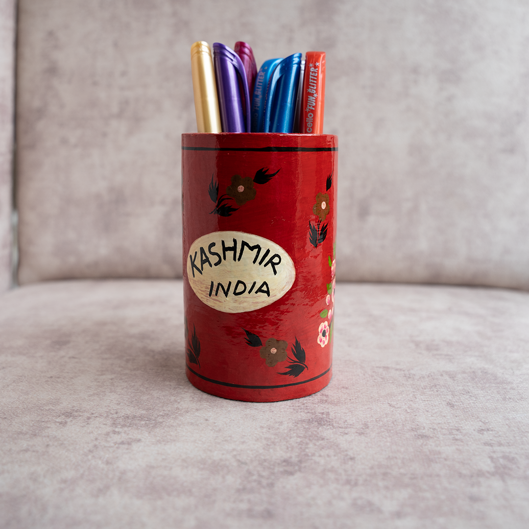 Perching Bird Pen Caddy