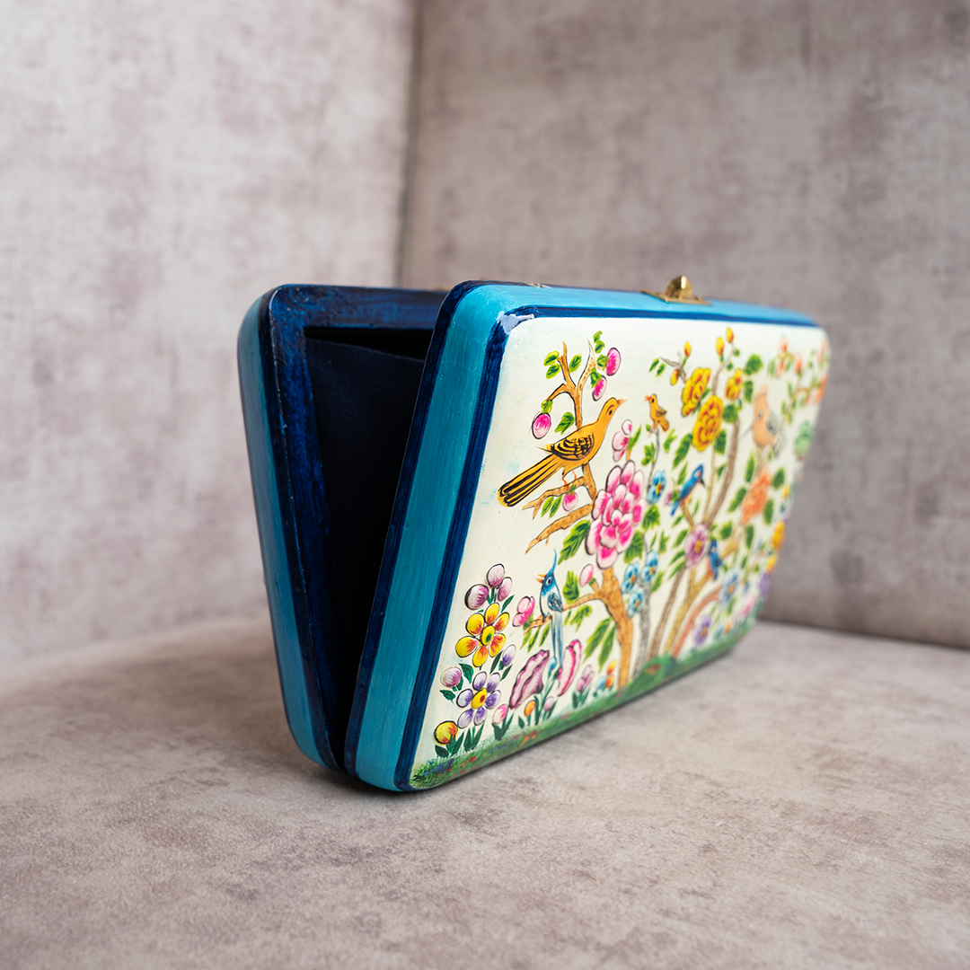 Songbird Sanctuary Clutch