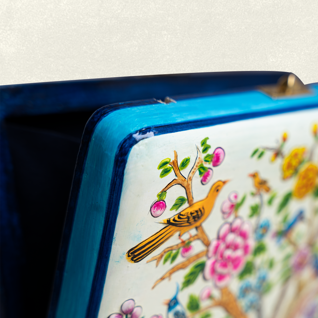 Songbird Sanctuary Clutch